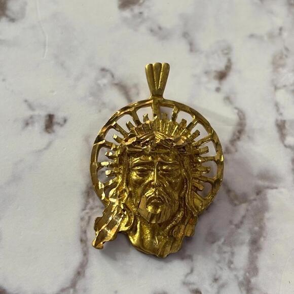 14K Yellow Gold Jesus Christ Head Pendant Religious Charm